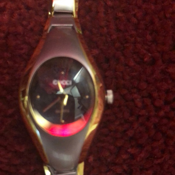 Gucci women’s watch main image 4